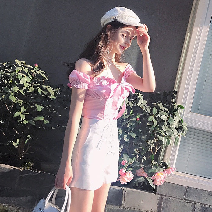 Sexy Bowknot Collar Shoulder-exposed Short-sleeved Women''s Shirt - Elevate Your Wardrobe with Every Thread